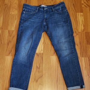 Levis Cropped Jeans